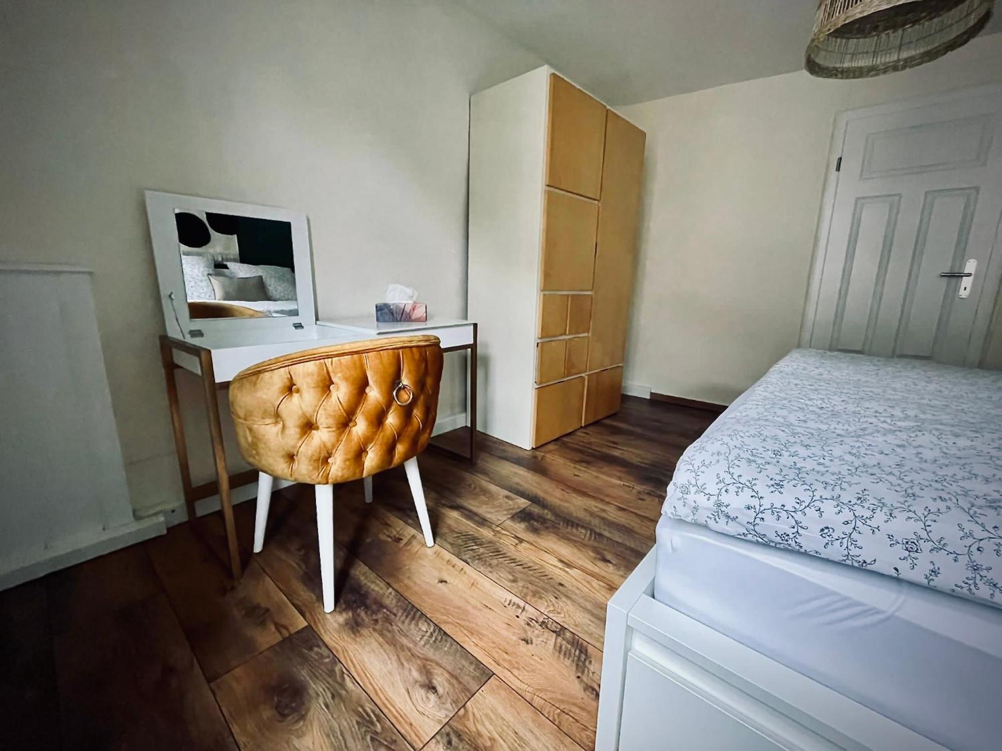 # One Apartment'S / Parkplatz / Schlossplatz Coburgo Exterior foto